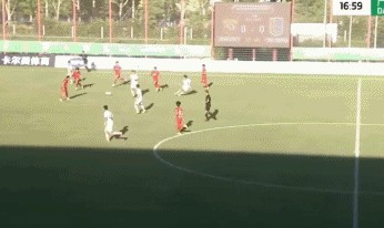 半场：广州蒲公英2-0上海海港B队，梁正、杨悠仙破门